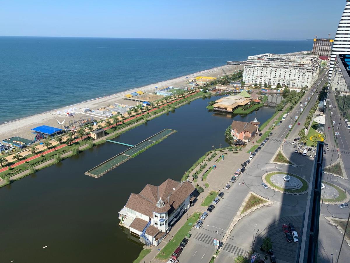 Luxury Studio With Ocean View Batumi Bagian luar foto